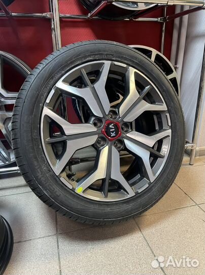 Оригинальный комплект в сборе Kia Seltos / K5 R18