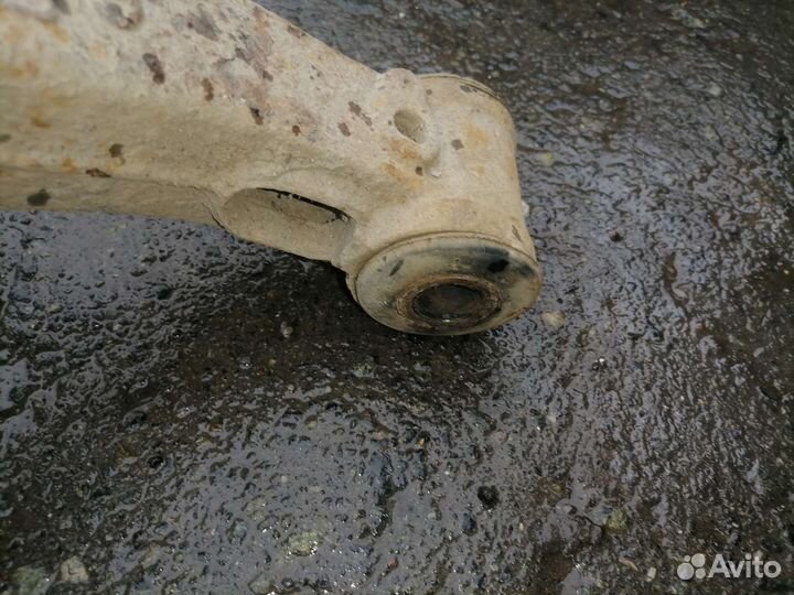 Рычаг задний правый Mercedes-Benz Vito W638