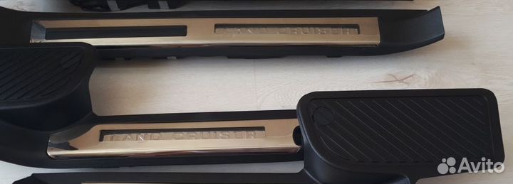 Накладки с подсветкой Toyota Land Cruise 200