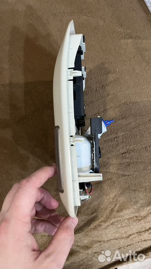 Плафон освещения салона Land Rover