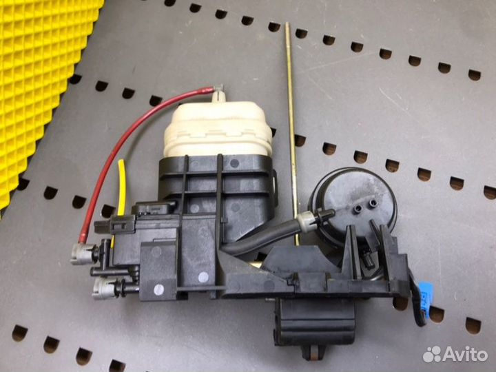 Замок багажника Mercedes-Benz S-Class W220