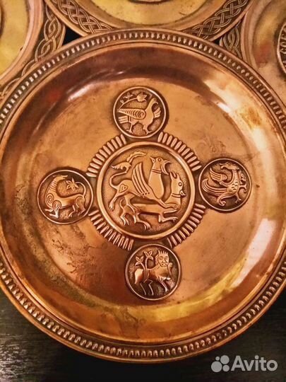 Тарелка настенная Владимир Дмитриевский собор 12в