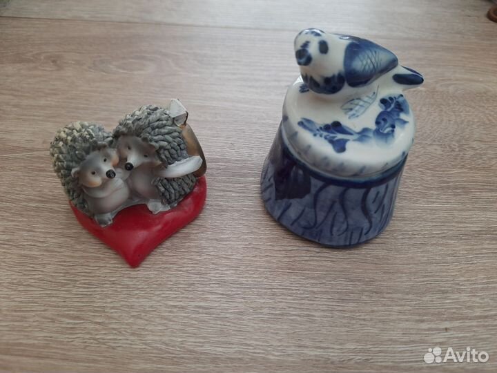 Статуэтки сувенирные