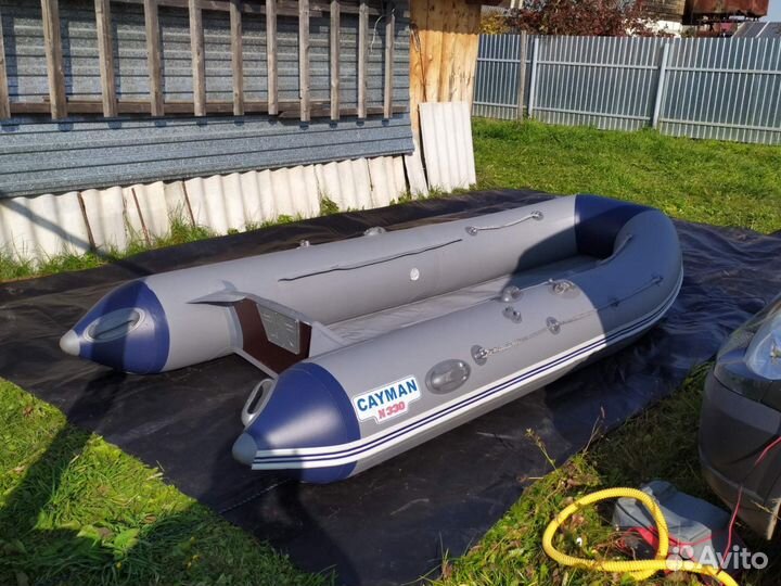 Лодка Cayman N 330