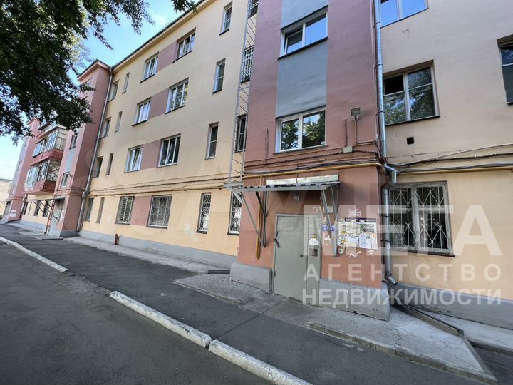 Комната 18 м² в 4-к., 2/4 эт.