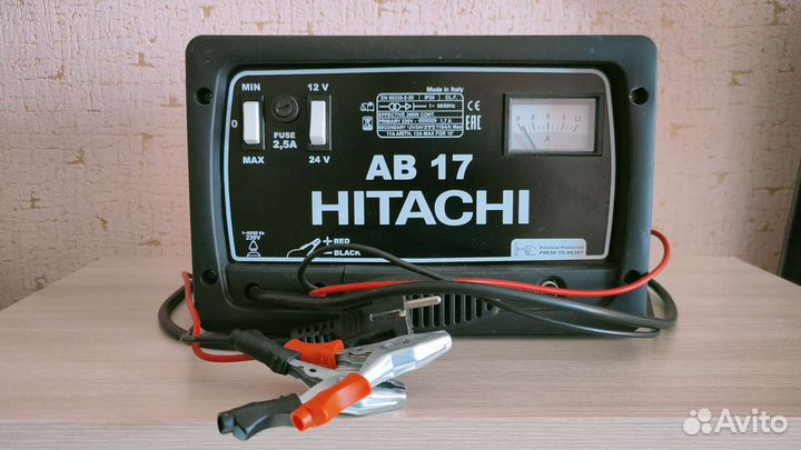 Автомобильное зарядное устройство Hitachi AB17