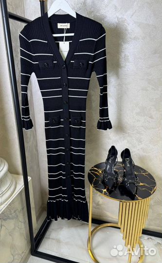 Self portarit платье