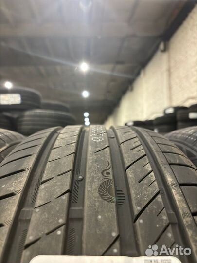 Westlake ZuperAce Z-007 235/40 R19 99W