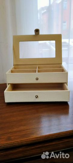 Шкатулка для ювелирных украшений 24:15 см