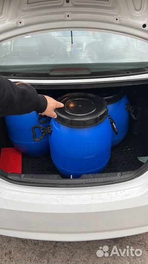 Бочки 40л пластиковые с винтовой крышкой