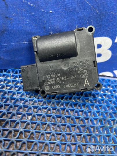 Моторчик заслонок отопителя Audi A6C6 седан 2005