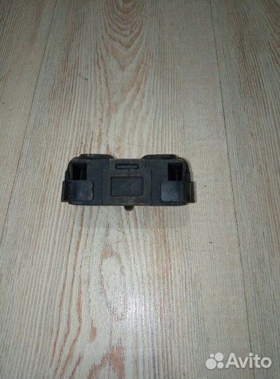 Ответная часть замка багажника Nissan qashqai J11