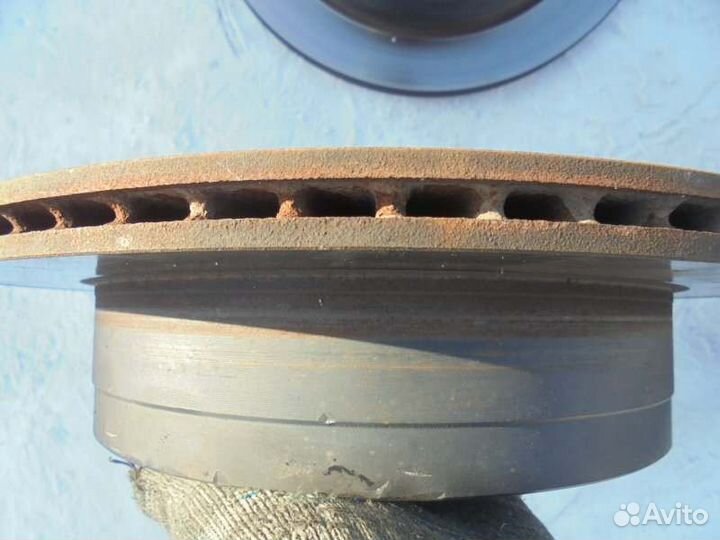 Тормозной диск задний Lexus Lx570 URJ201