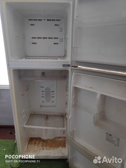 Холодильник бу под ремонт или на запчасти