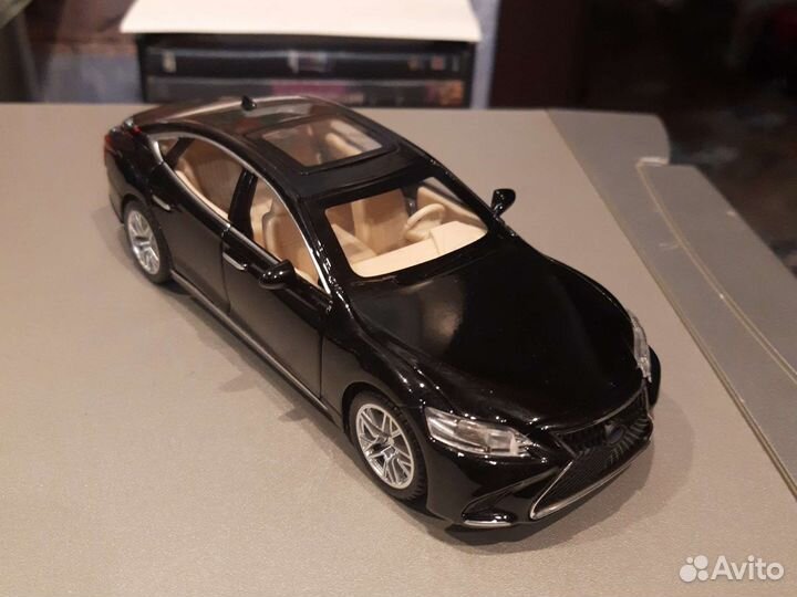 Lexus-LS500h, Golf GTI,Lexus LX570