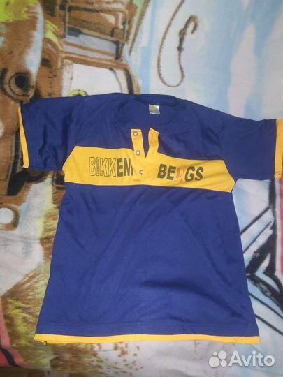 На мальчика.рост 140-146см