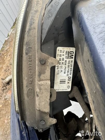 Правая фара с дефектами Opel Astra G