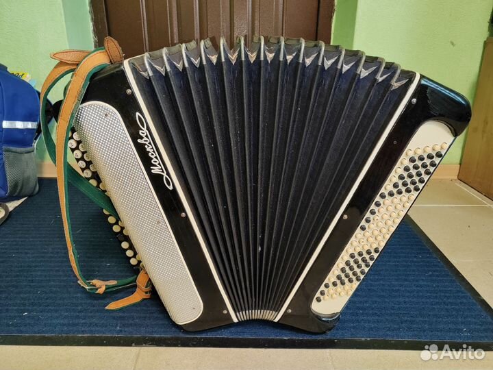 Баян Москва б/у