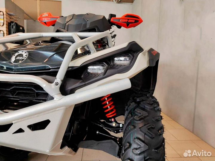 Квадроцикл BRP Outlander 1000 X XC витрина