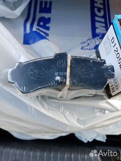 Тормозные колодки задние Nissan N15