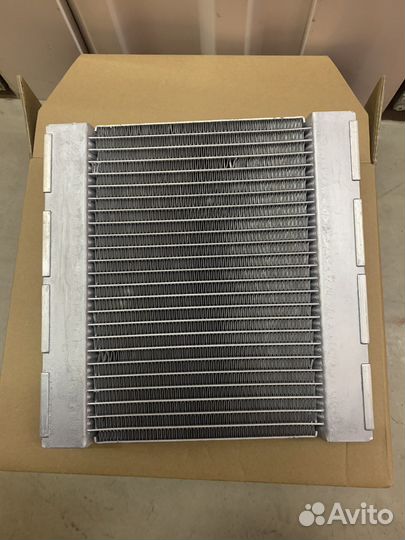 Радиатор охлаждения дополнительный Mercedes AMG