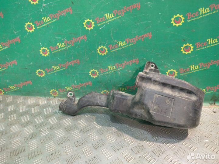 Бачок омывателя Opel Astra H седан