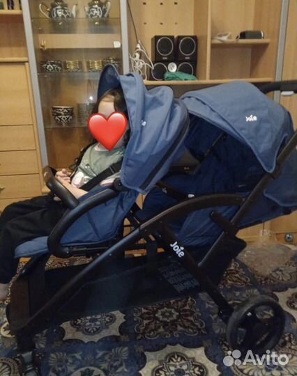 Коляска для двойни joie