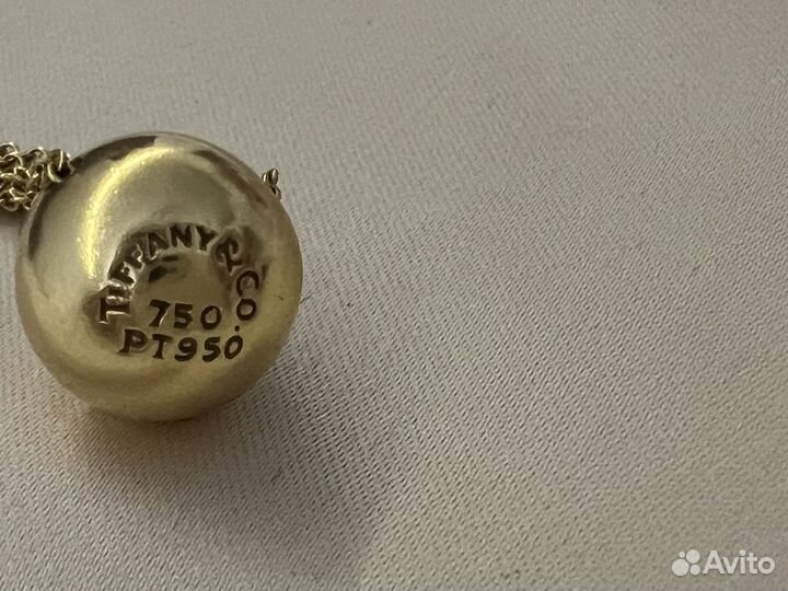 Золотая пoдвеска Tiffany&Co