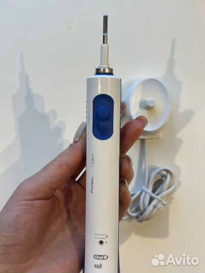 Элетрическая зубная щетка