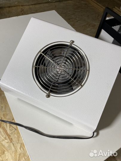 Продам вытяжку маникюрную