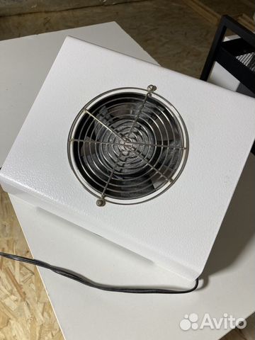 Продам вытяжку маникюрную