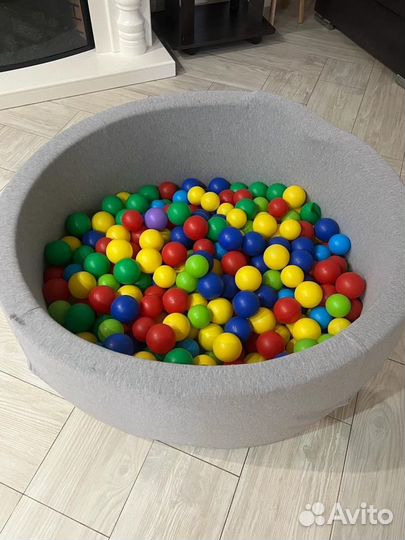 Продам сухой бассейн с шариками для детей