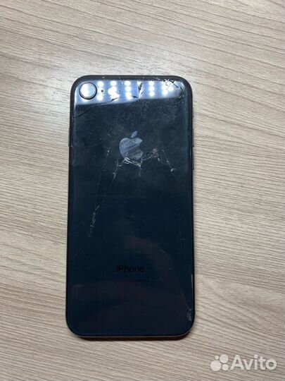 Телефон iPhone 8