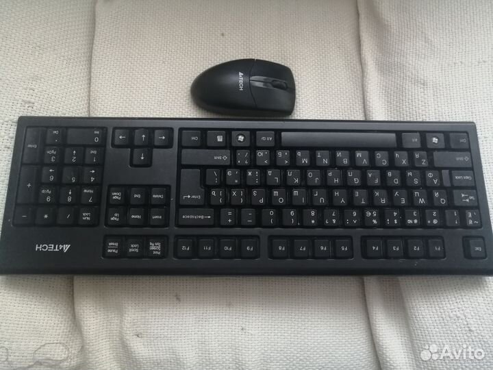 Беспроводная клавиатура и мышь
