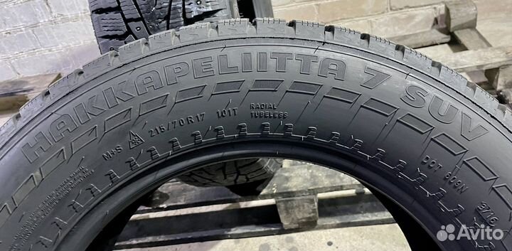 Nokian Tyres Hakkapeliitta 7 SUV 215/70 R17