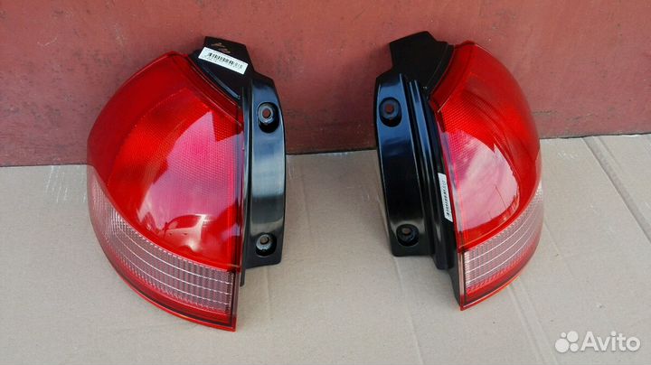 Стоп сигнал ниссан вингроуд Y-11 правый / левый