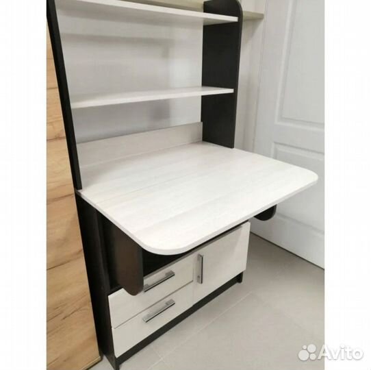 Стол компьютерный