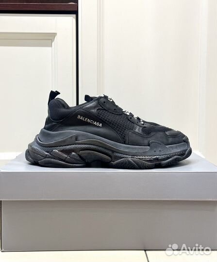 Кроссовки balenciaga triple s, оригинал