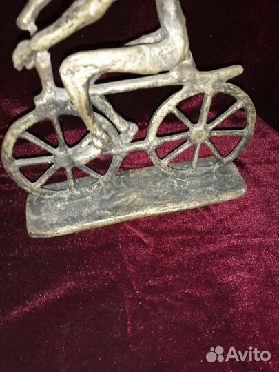 Статуэтка бронзовая велосипедист