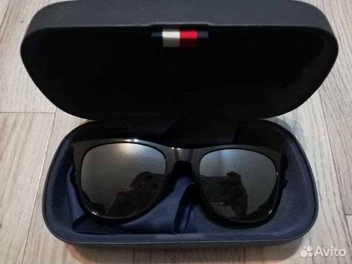 Солнцезащитные очки tommy hilfiger