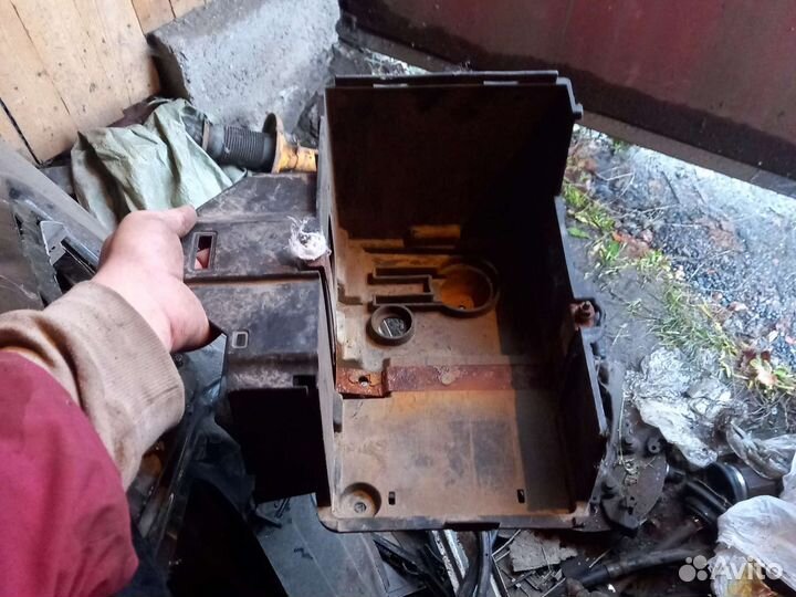 Ford focus 2 Площадка под Аккумулятор