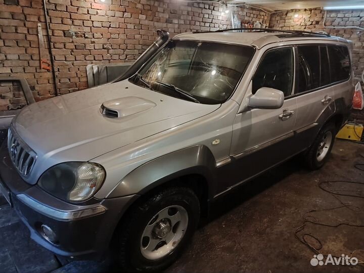 Hyundai Terracan 2.5 AT, 2001, 100 000 км