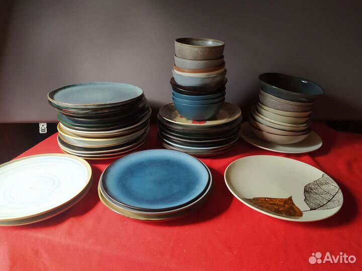 Посуда ресторанная, тарелки, приборы