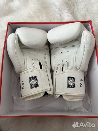 Боксерские перчатки twins 8 oz