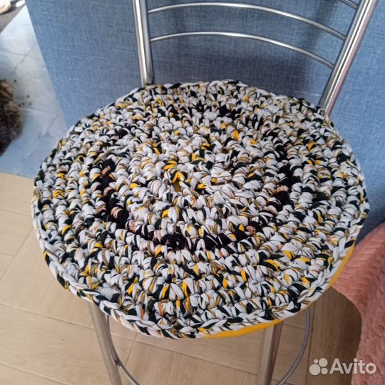 Коврик ручной вязки из трикотажной пряжи