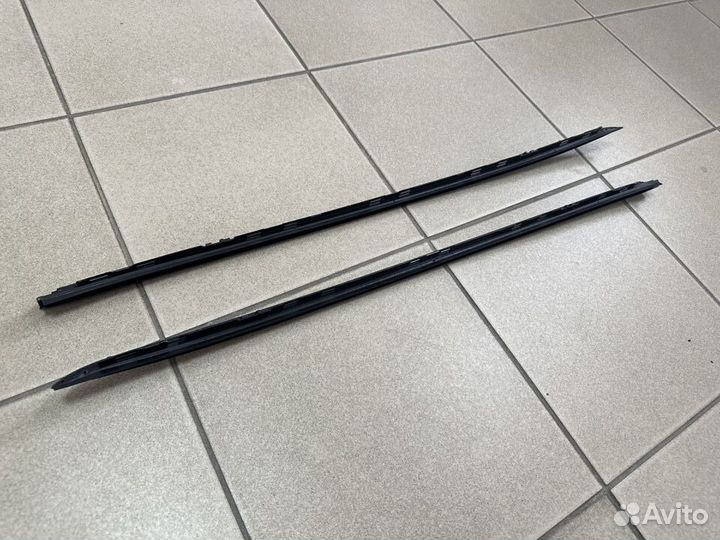 Молдинг лобового стекла левый/правый Lexus NX 200