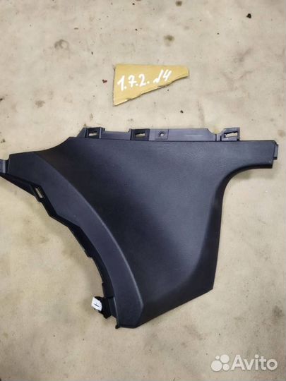 Накладка на стойку кузова правая Jeep Grand wk2