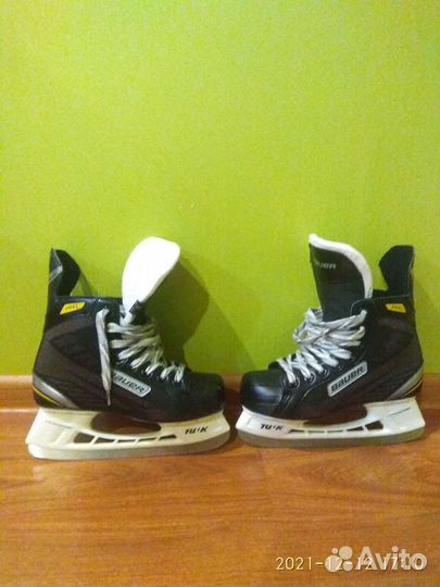 Коньки 38.5 Bauer Pro