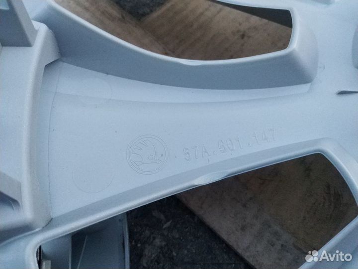 Комплект новых колпаков R16 Skoda Karoq