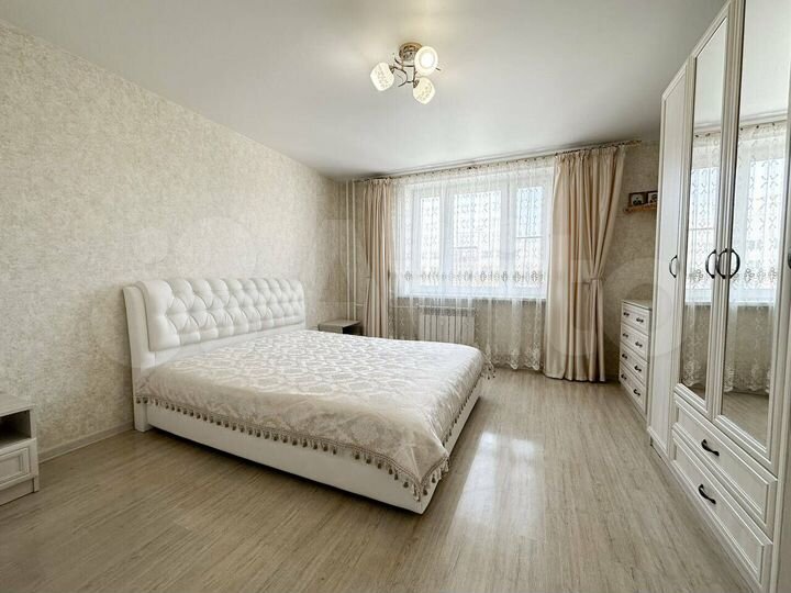2-к. квартира, 63 м², 8/10 эт.